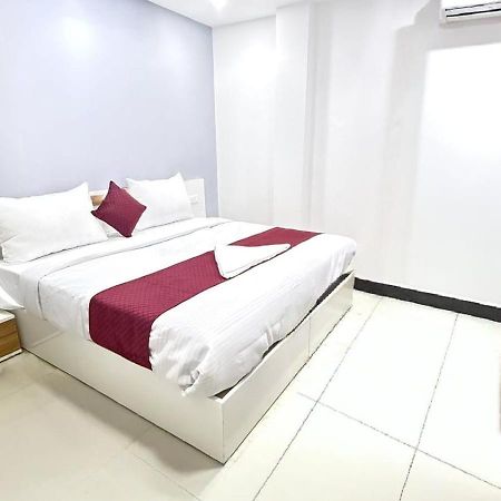 Modern Town Hotel นิวเดลี ภายนอก รูปภาพ