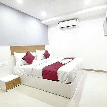 Modern Town Hotel นิวเดลี ภายนอก รูปภาพ