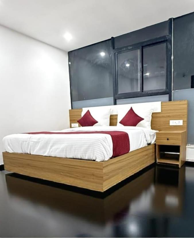 Modern Town Hotel นิวเดลี ภายนอก รูปภาพ