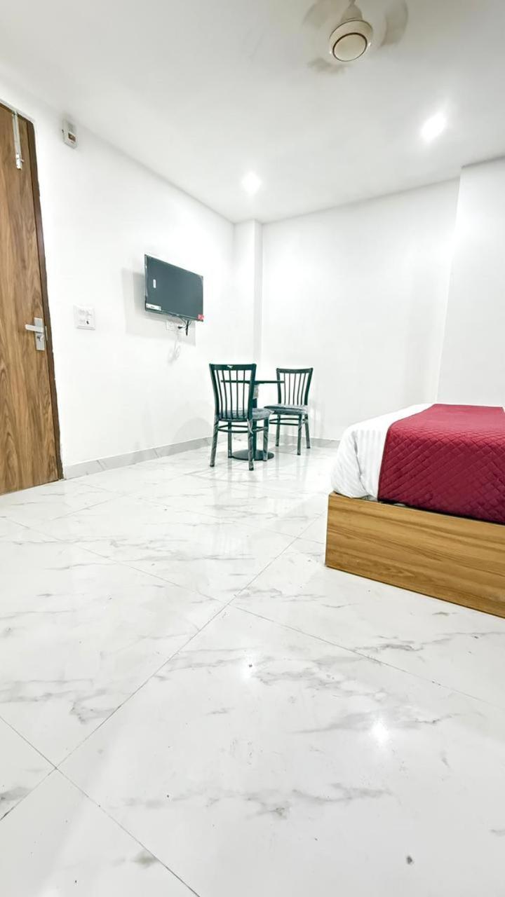 Modern Town Hotel นิวเดลี ภายนอก รูปภาพ